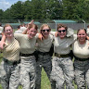 Meet your Posher, Briana